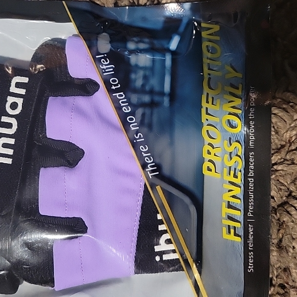 Ihuan sports gloves small - Picture 2 of 4